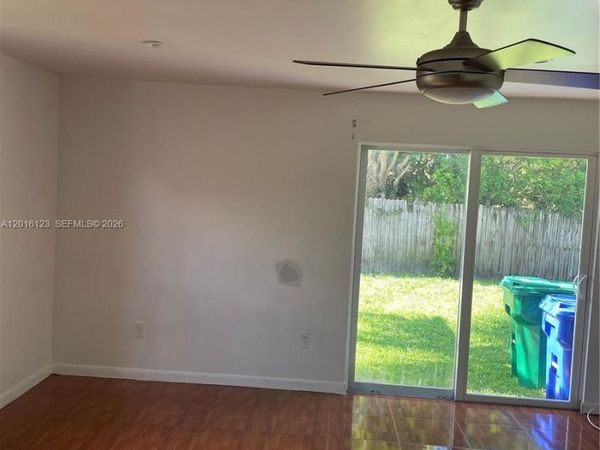6137 SW 22nd St, Miramar, FL 33023