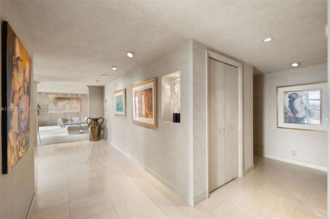 5500 Collins Ave , Unit 1401, Miami Beach, FL 33140 Photo