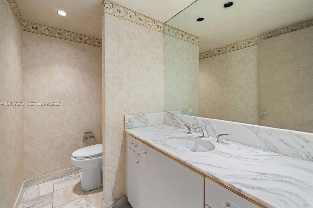 5500 Collins Ave , Unit 1401, Miami Beach, FL 33140 Photo