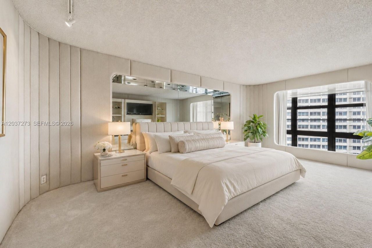 5500 Collins Ave , Unit 1401, Miami Beach, FL 33140 Photo