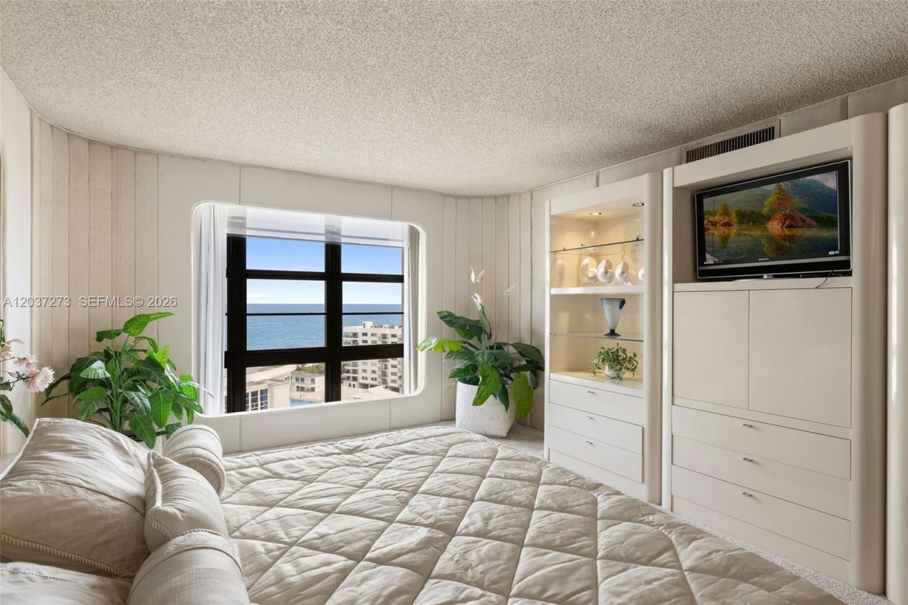 5500 Collins Ave , Unit 1401, Miami Beach, FL 33140 Photo