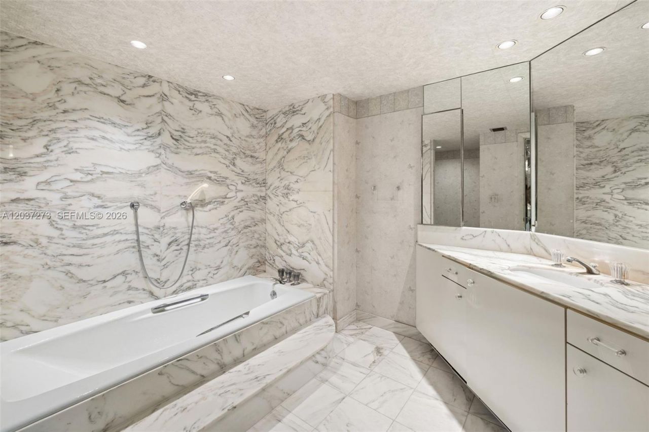 5500 Collins Ave , Unit 1401, Miami Beach, FL 33140 Photo