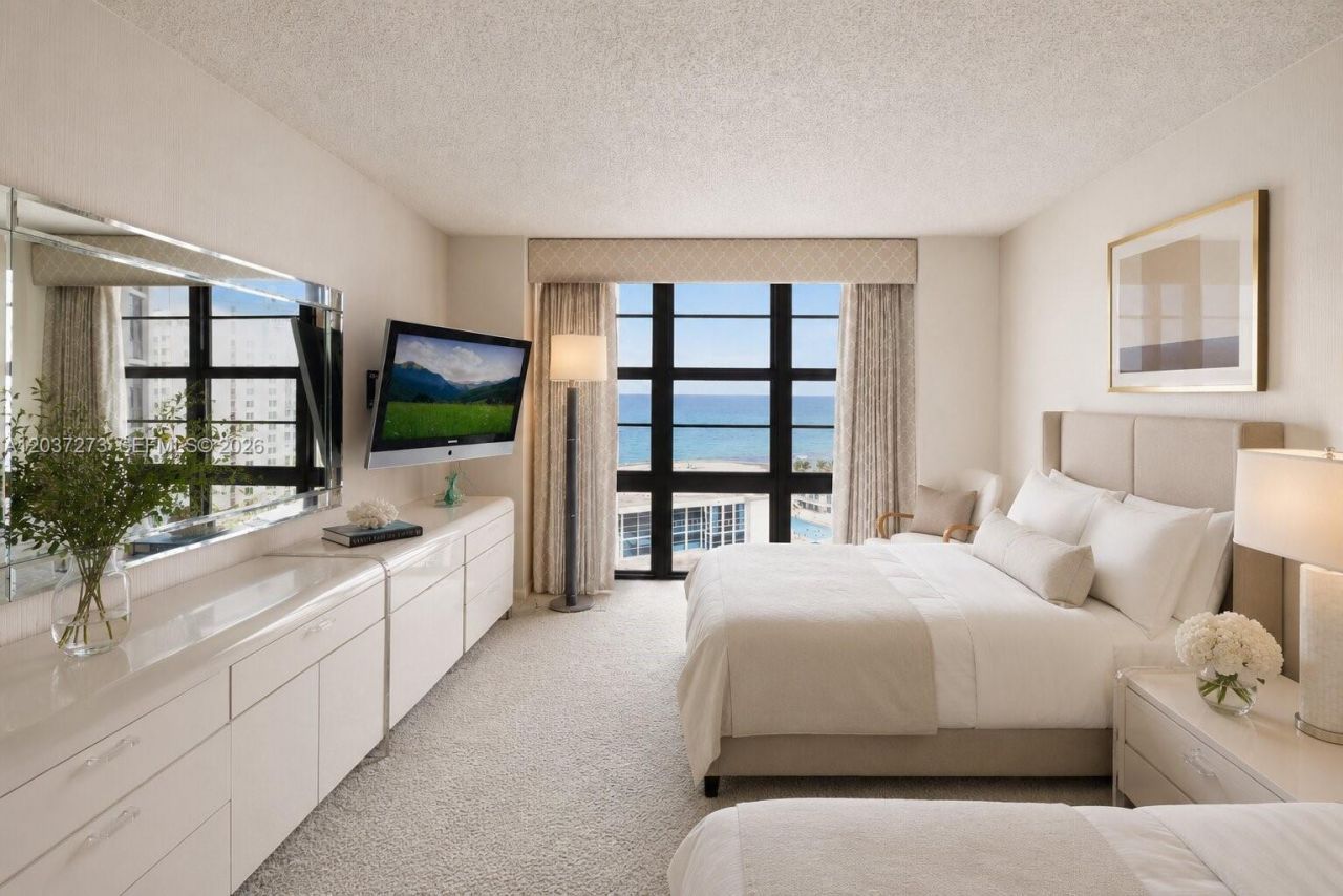 5500 Collins Ave , Unit 1401, Miami Beach, FL 33140 Photo