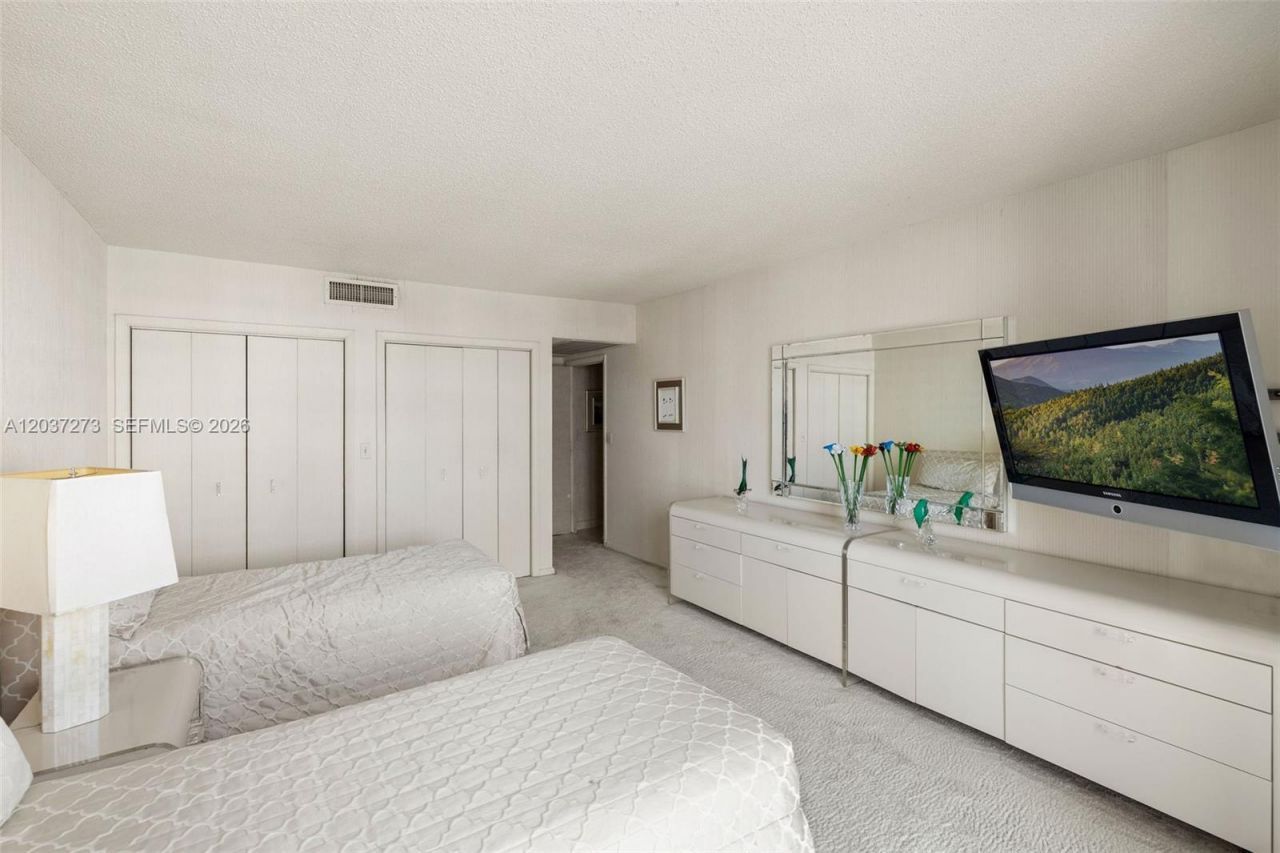 5500 Collins Ave , Unit 1401, Miami Beach, FL 33140 Photo