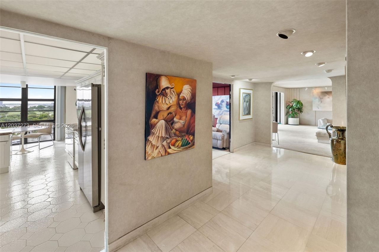 5500 Collins Ave , Unit 1401, Miami Beach, FL 33140 Photo