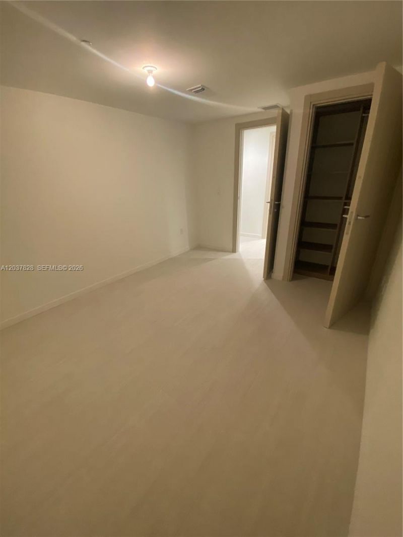 1000 Brickell Plaza , Unit 2007, Miami, FL 33131 Photo