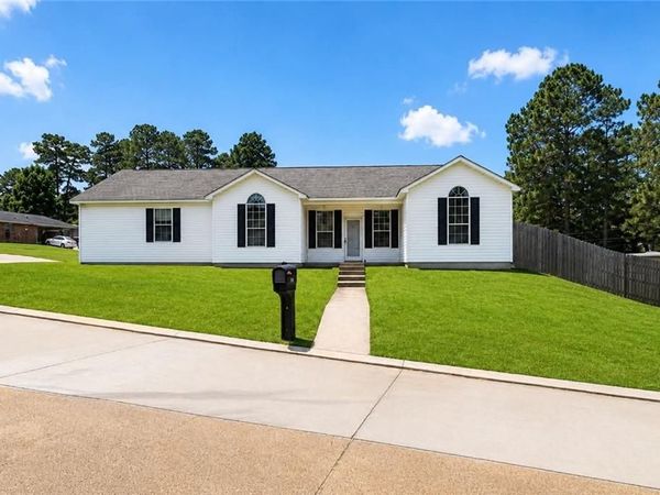 4706 WHISPERING PINES Loop , Pineville, LA 71360