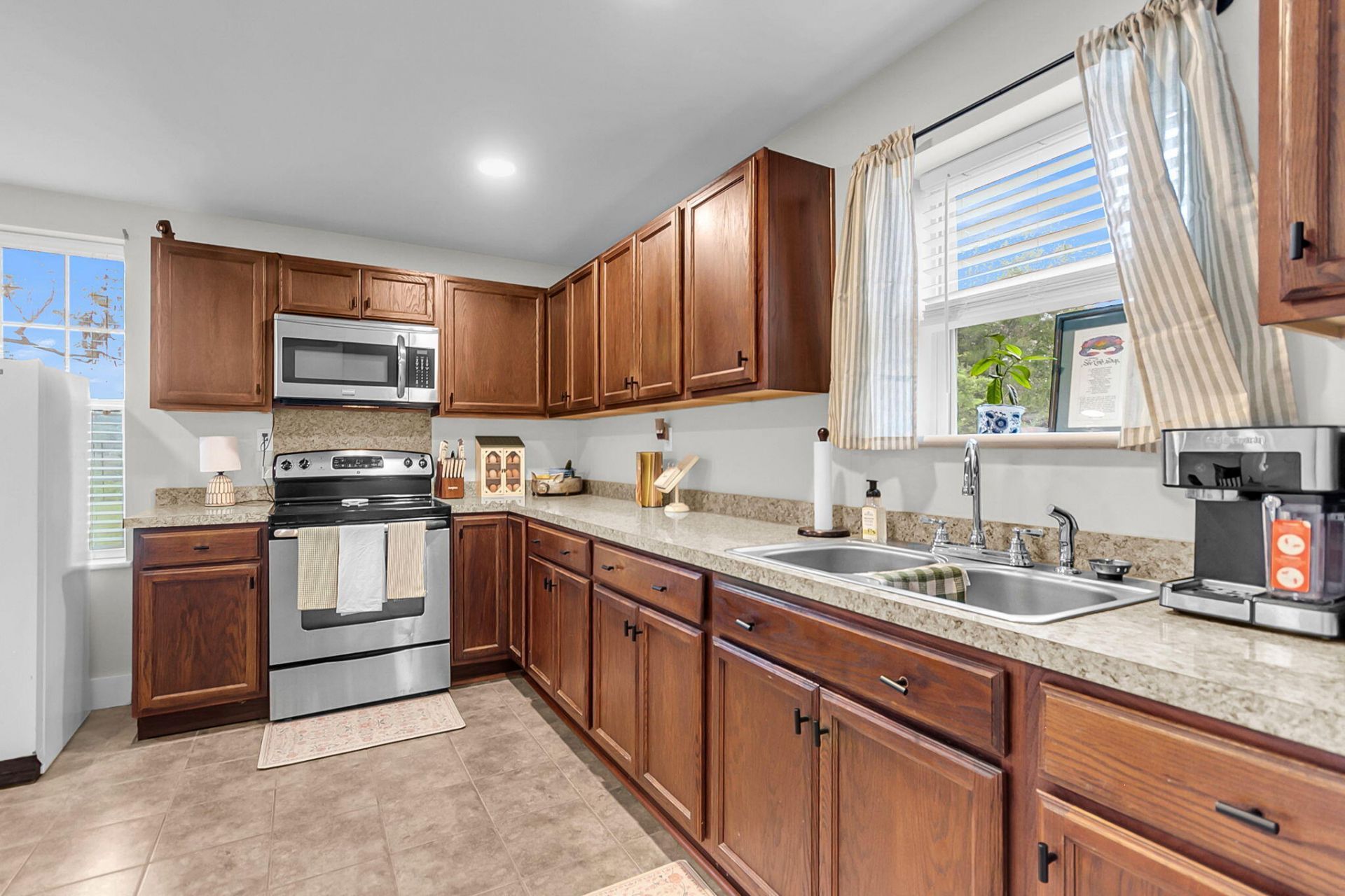 6504 Rozier Road Photo 10