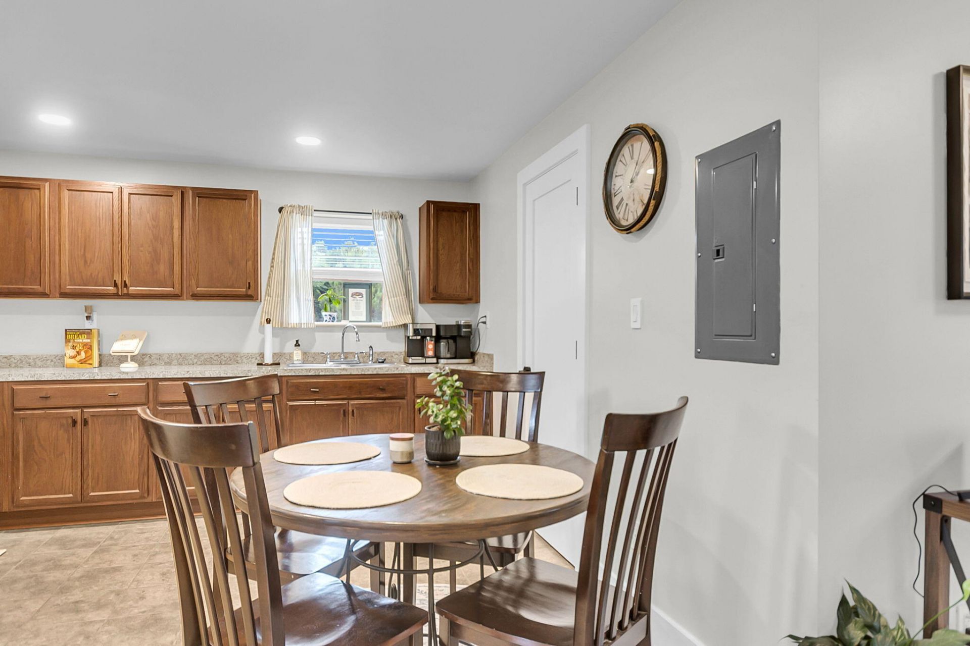 6504 Rozier Road Photo 7