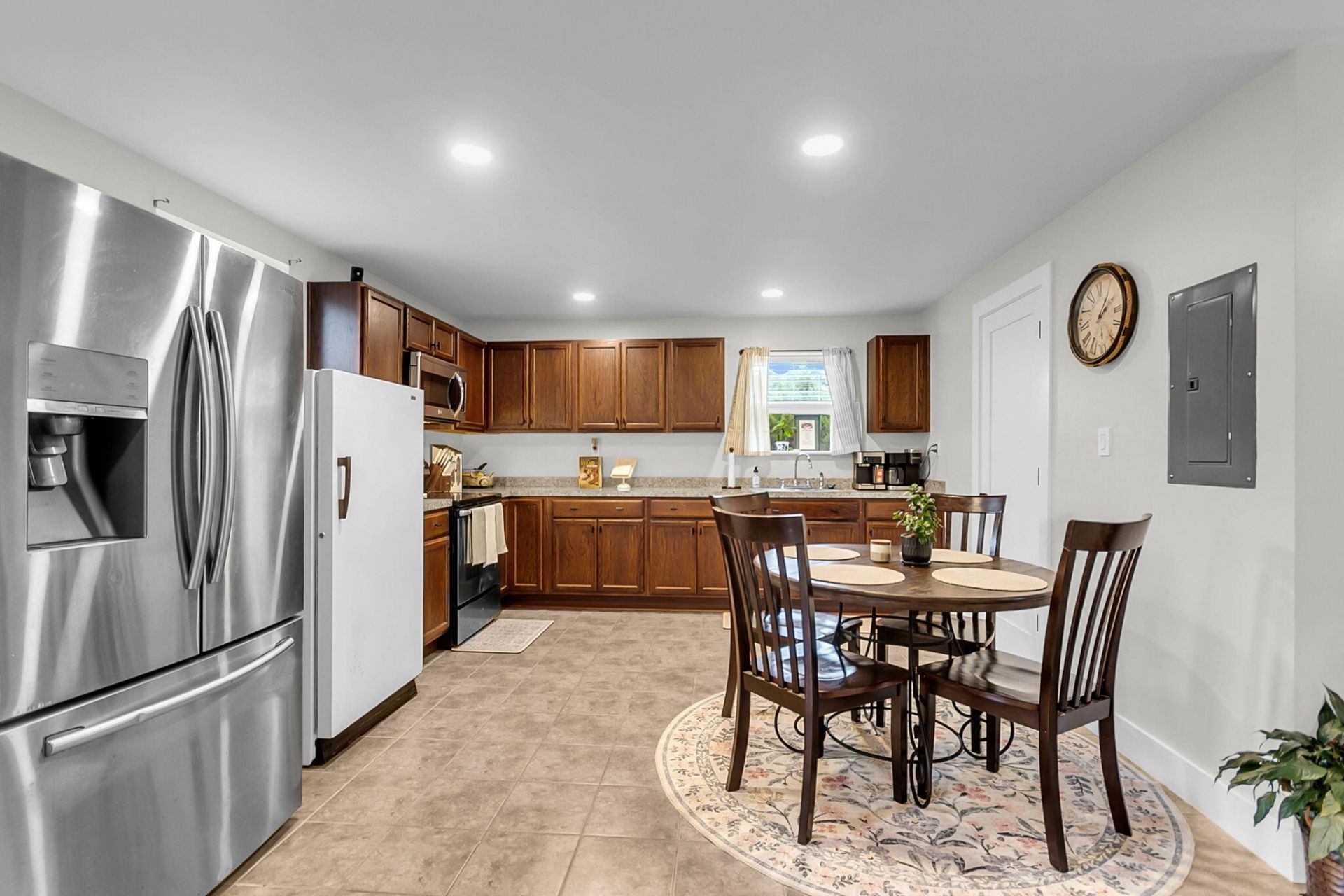 6504 Rozier Road Photo 9