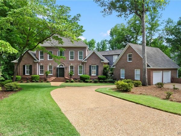 1821 Point Clear Rd, Tuscaloosa, AL 35406