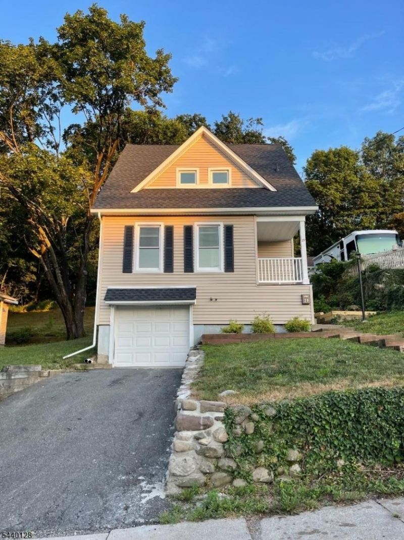 29 Hillside Ter, Newton, NJ 07860 Main Photo