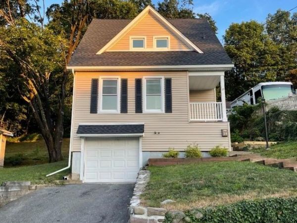 29 Hillside Ter, Newton, NJ 07860