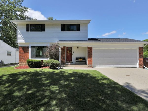 4142 Rivershell Lane, Lansing, MI 48911