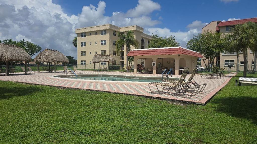 3251 Holiday Springs Boulevard, Unit 302, Margate, FL 33063 Photo