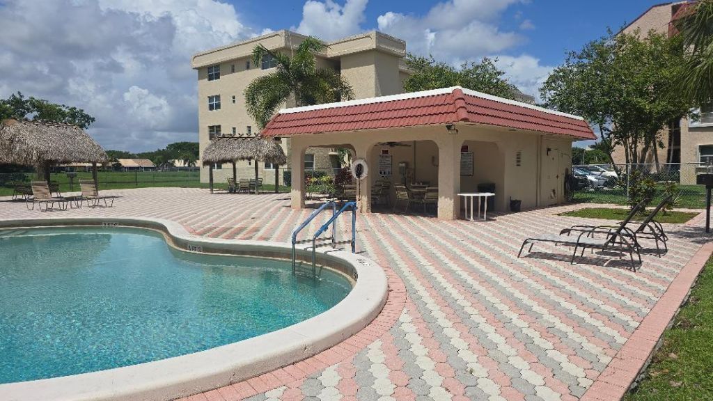 3251 Holiday Springs Boulevard, Unit 302, Margate, FL 33063 Photo