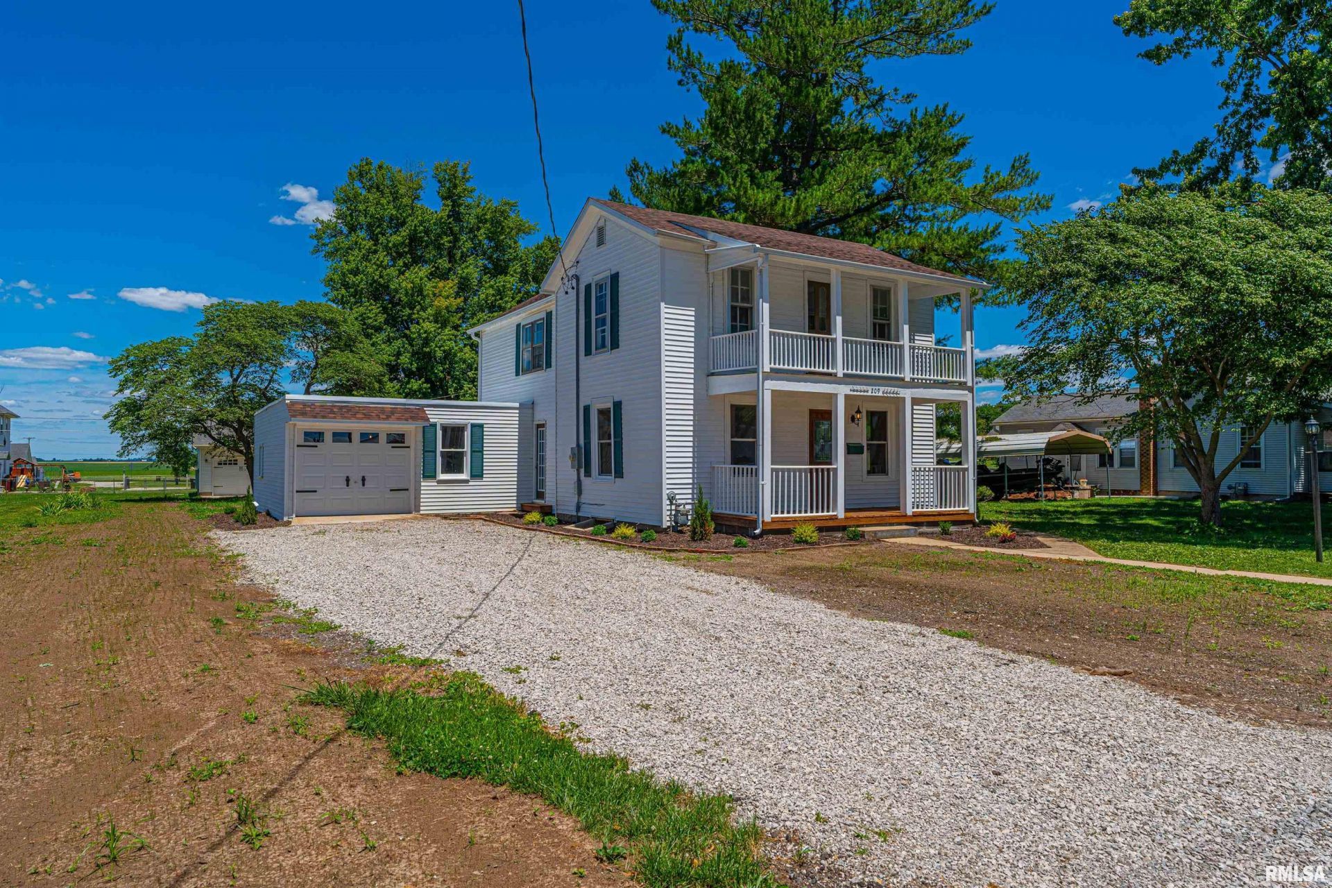 209 W Logan Street, Hartsburg, IL 62643 Main Photo