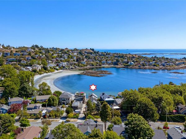 157 Robertson St , Victoria, BC V8S 3X3