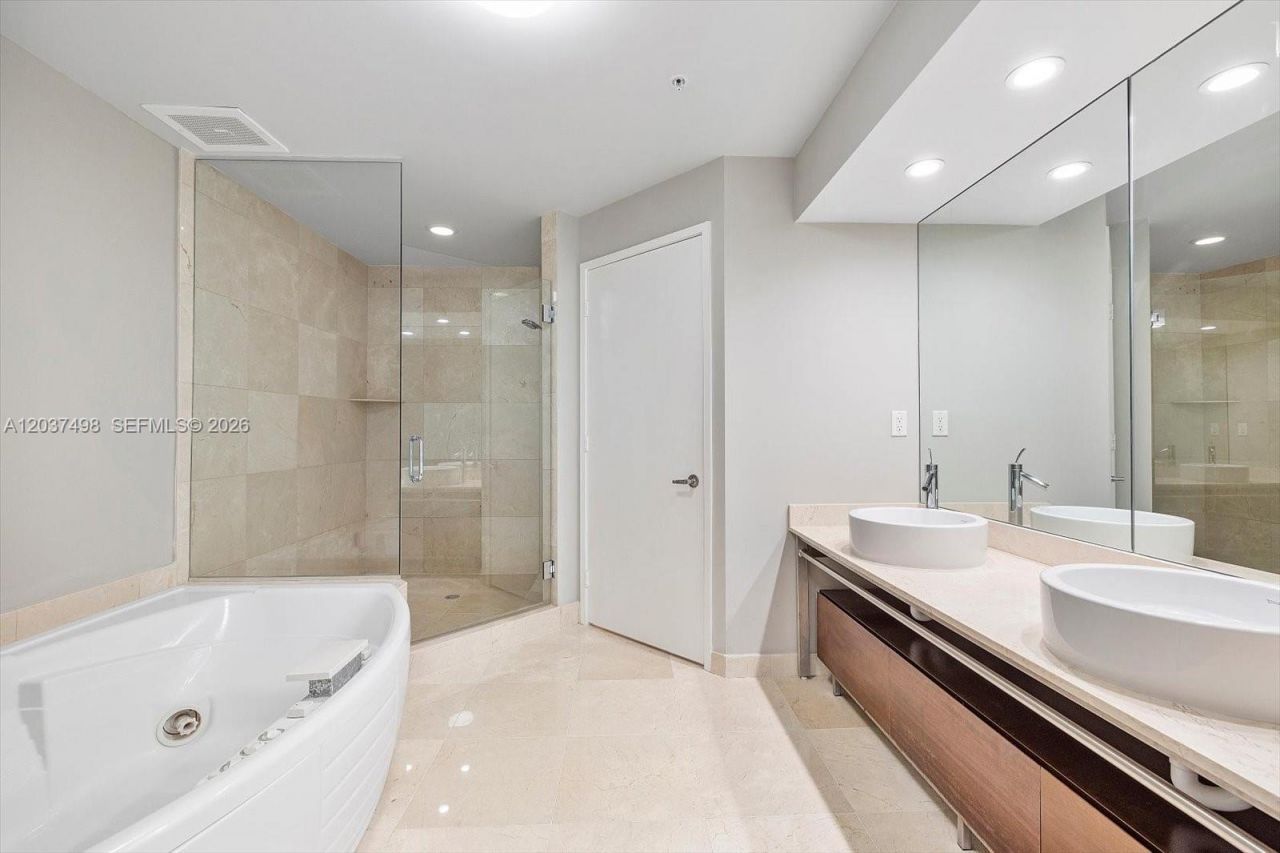 16275 Collins Ave , Unit 502, Sunny Isles Beach, FL 33160 Photo