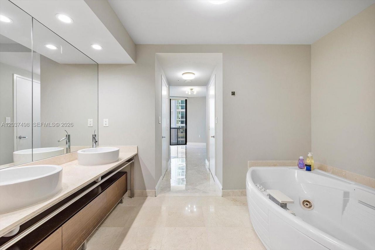16275 Collins Ave , Unit 502, Sunny Isles Beach, FL 33160 Photo