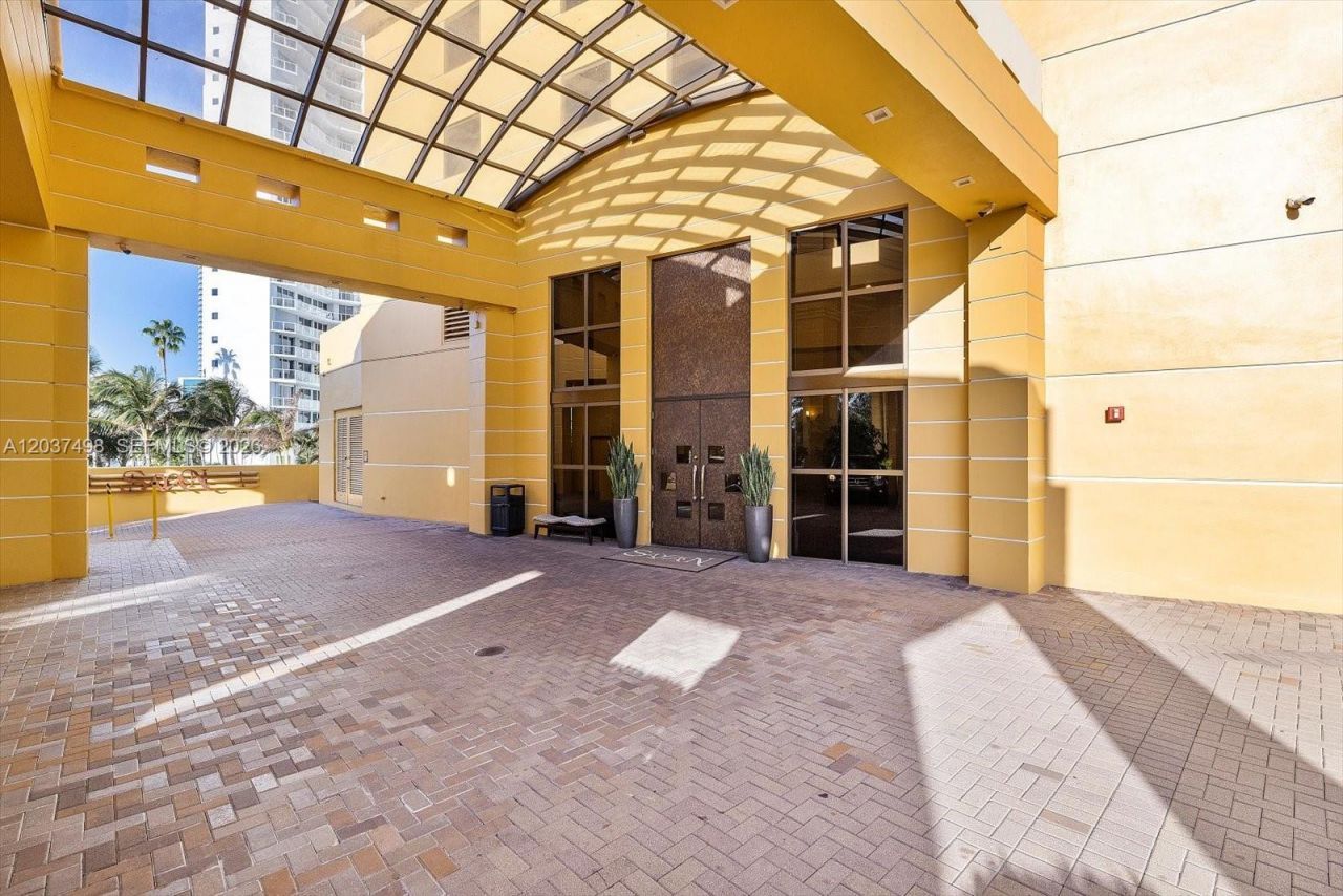 16275 Collins Ave , Unit 502, Sunny Isles Beach, FL 33160 Photo