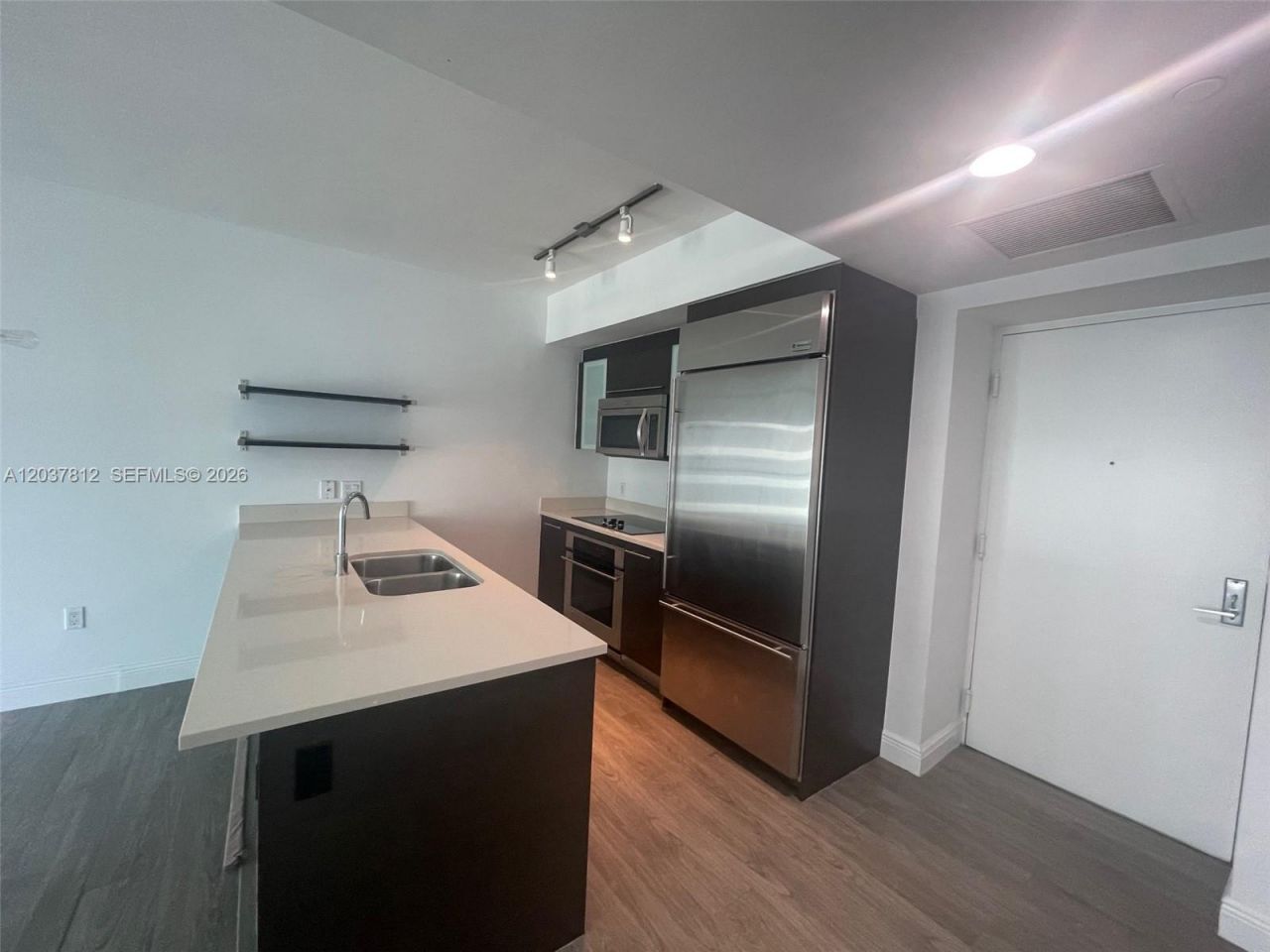 500 Brickell Av, Unit 1906, Miami, FL 33131 Photo