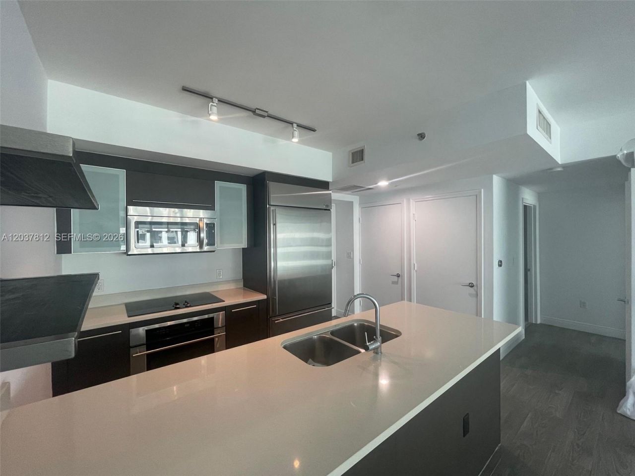 500 Brickell Av, Unit 1906, Miami, FL 33131 Photo