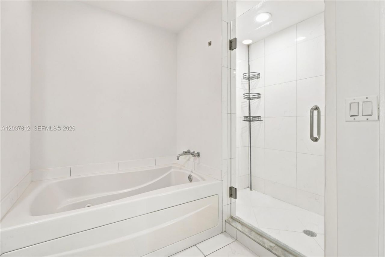 500 Brickell Av, Unit 1906, Miami, FL 33131 Photo