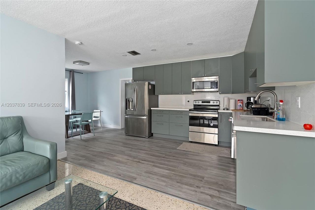 644 SW 7th Ct, Hallandale Beach, FL 33009 Photo