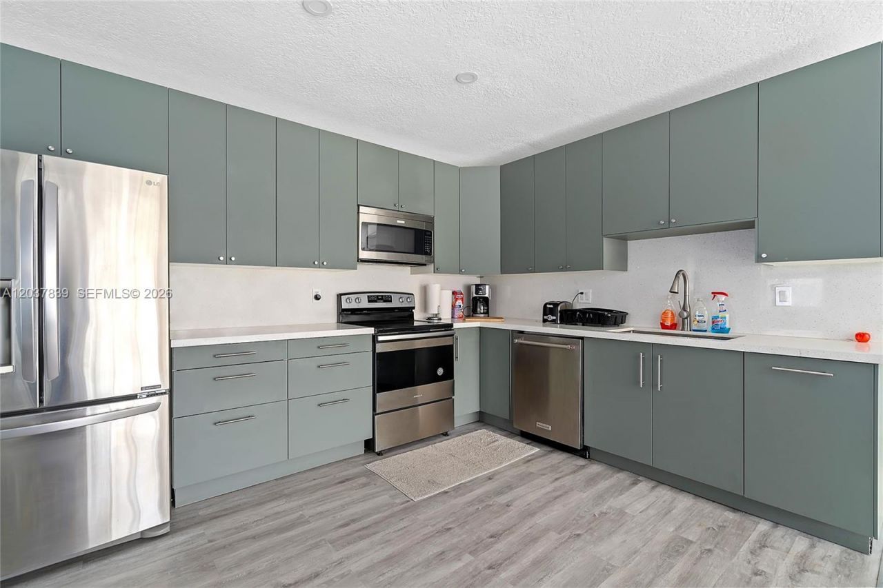 644 SW 7th Ct, Hallandale Beach, FL 33009 Photo