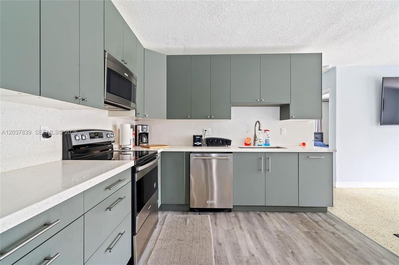 644 SW 7th Ct, Hallandale Beach, FL 33009 Photo