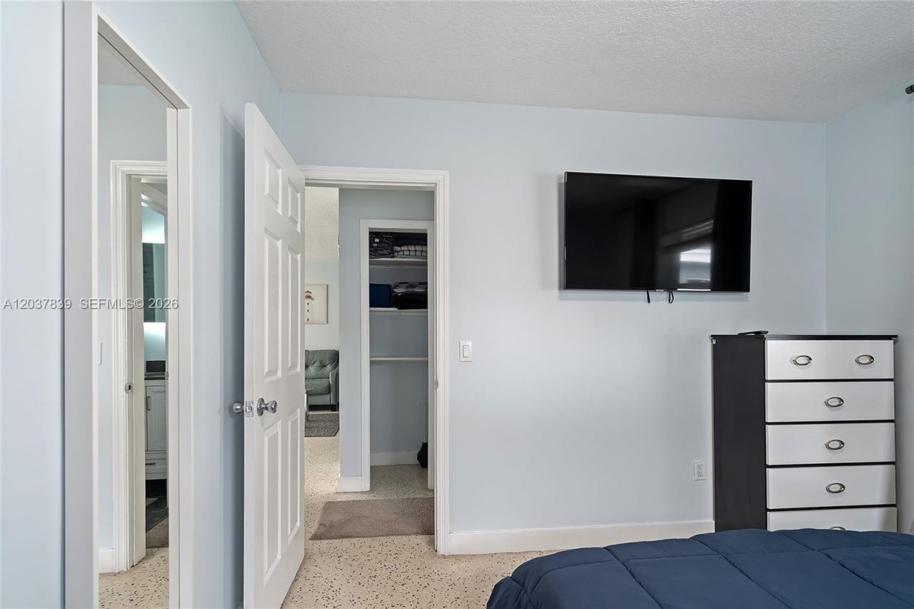 644 SW 7th Ct, Hallandale Beach, FL 33009 Photo