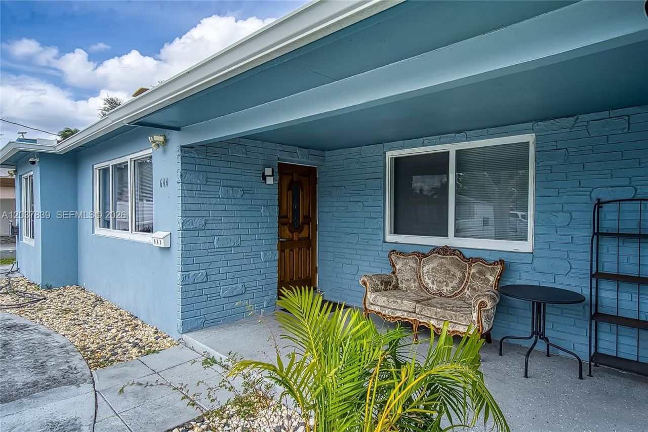 644 SW 7th Ct, Hallandale Beach, FL 33009 Photo