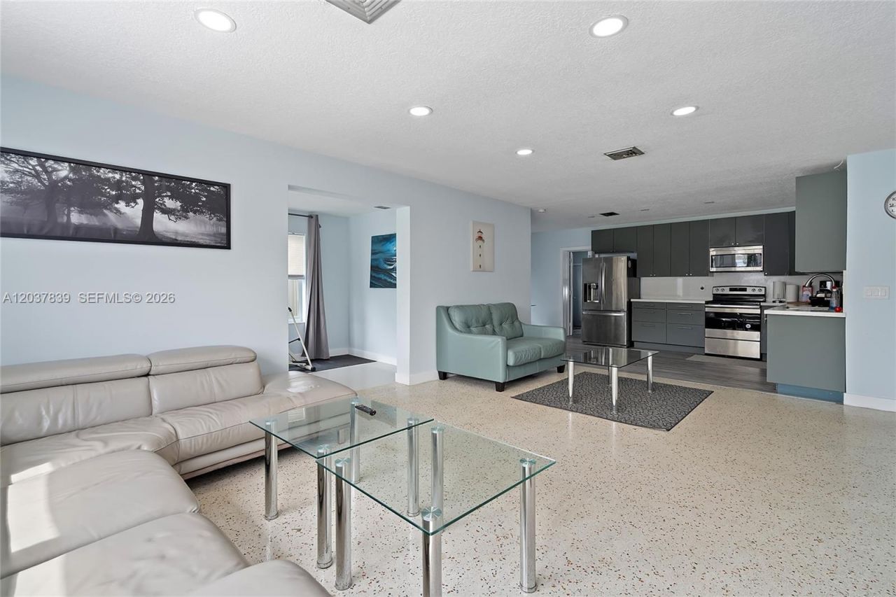 644 SW 7th Ct, Hallandale Beach, FL 33009 Photo