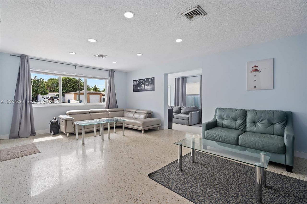 644 SW 7th Ct, Hallandale Beach, FL 33009 Photo