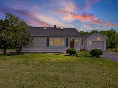 1894 Manitou Road , Spencerport, NY 14559