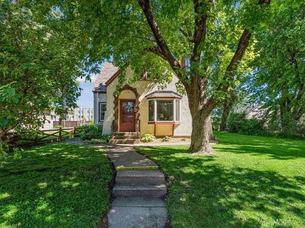 1589 Hollywood Court, Falcon Heights, MN 55108