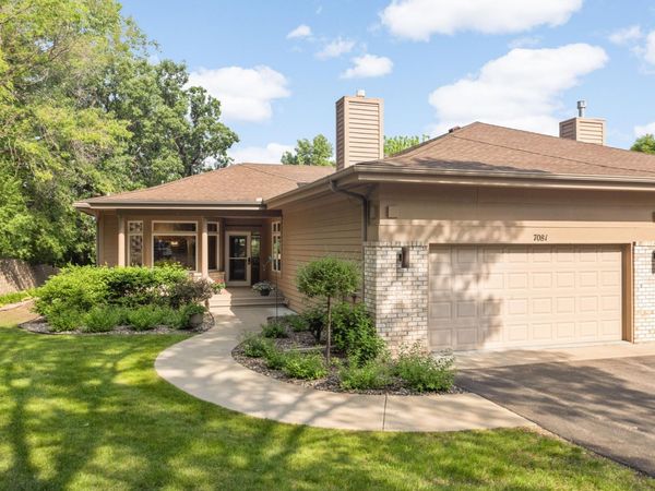 7081 Crowne Oak Road, Eden Prairie, MN 55344