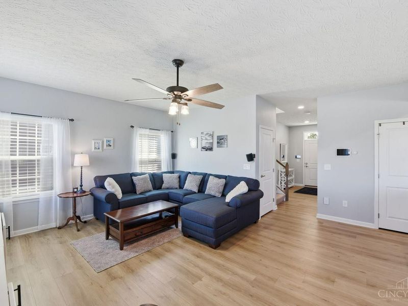 5815 Classicway Boulevard, Hamilton Twp, OH 45152 Photo 6