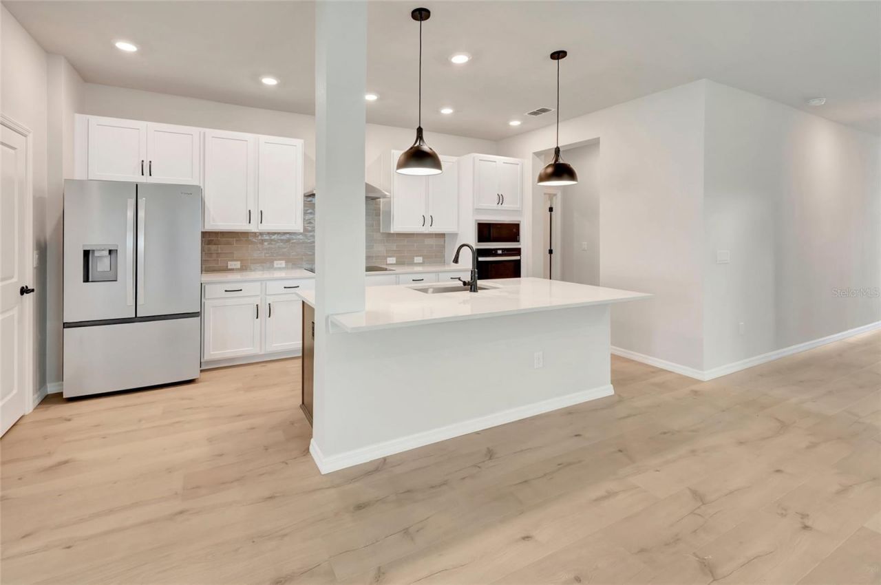 630 Kingswood Court, Bradenton, FL 34212 Photo