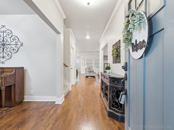 8705 S Quanah Avenue W, Tulsa, OK 74132