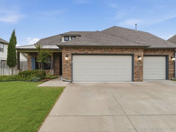 8705 S Quanah Avenue W, Tulsa, OK 74132