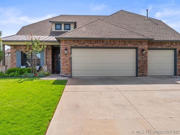8705 S Quanah Avenue W, Tulsa, OK 74132