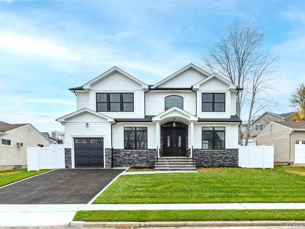 21 Devon Road , Bethpage, NY 11714