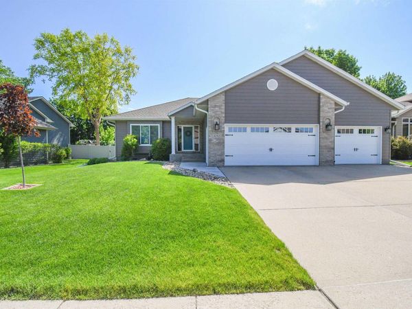3252 S Grace Ave, Sioux Falls, SD 57103
