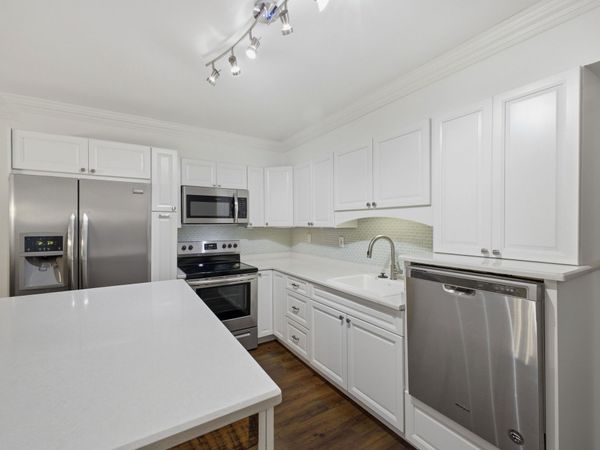 5120 NE 22nd Avenue, Lighthouse Point, FL 33064