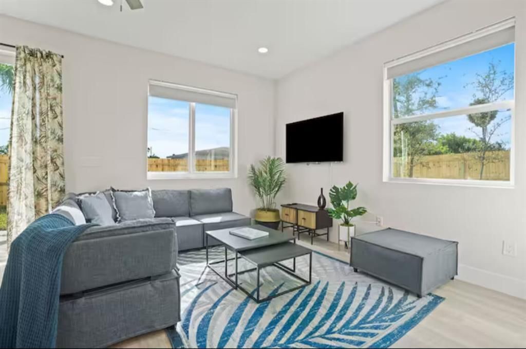 1547 W 26th Court, Unit 2, Riviera Beach, FL 33404 Photo