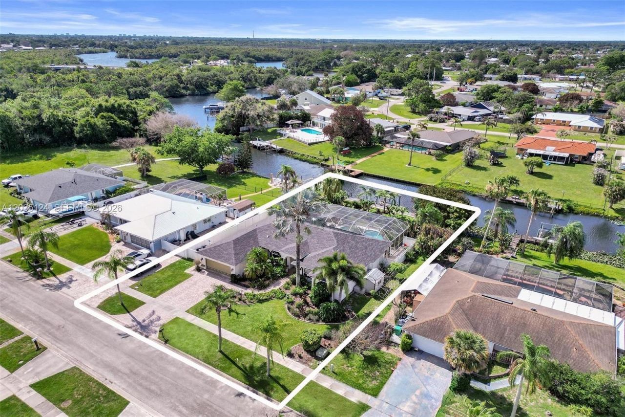 462 NE Cornwall, Port Saint Lucie, FL 34983 Photo