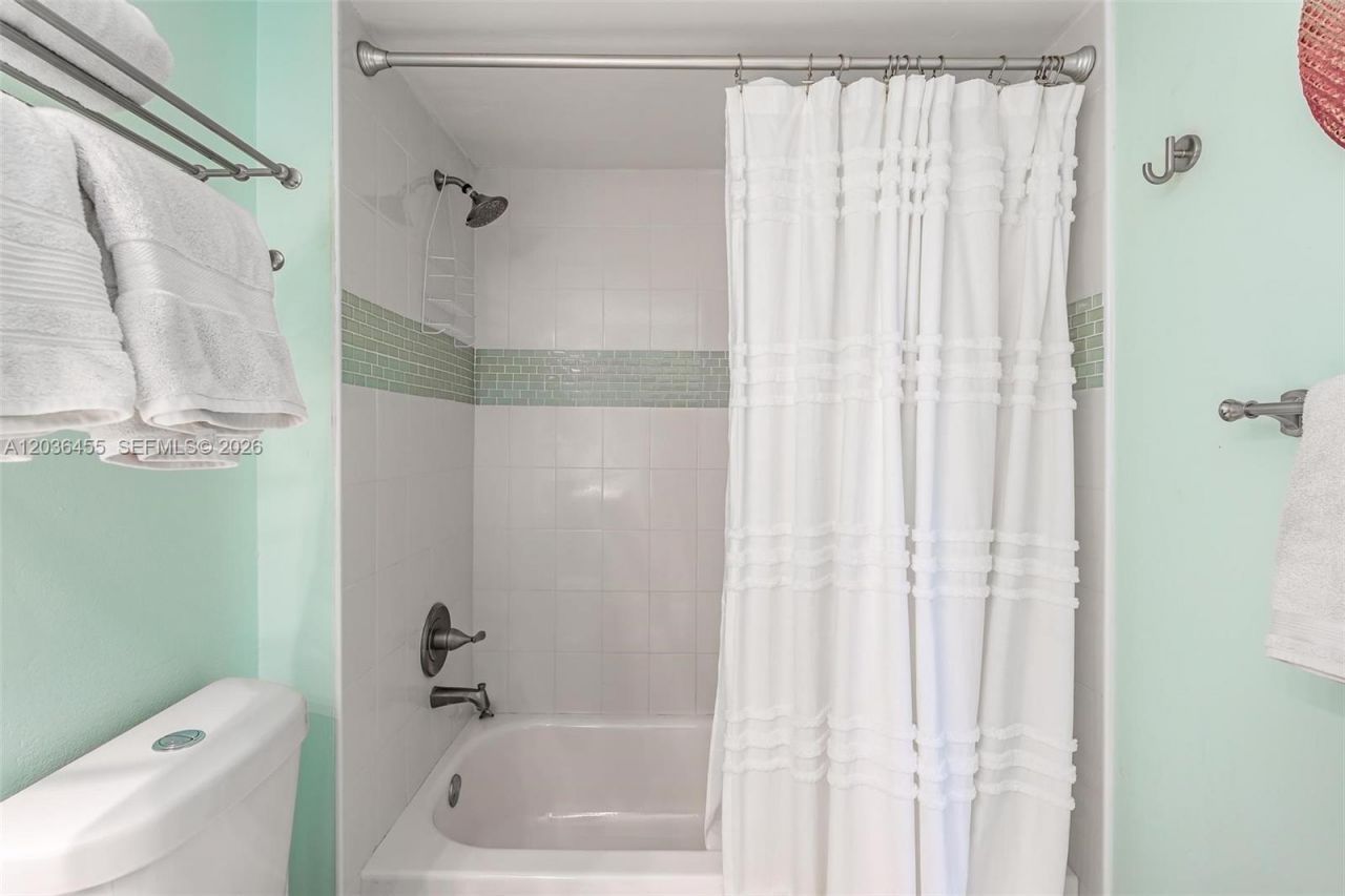 780 NE 69th St, Unit 1010, Miami, FL 33138 Photo
