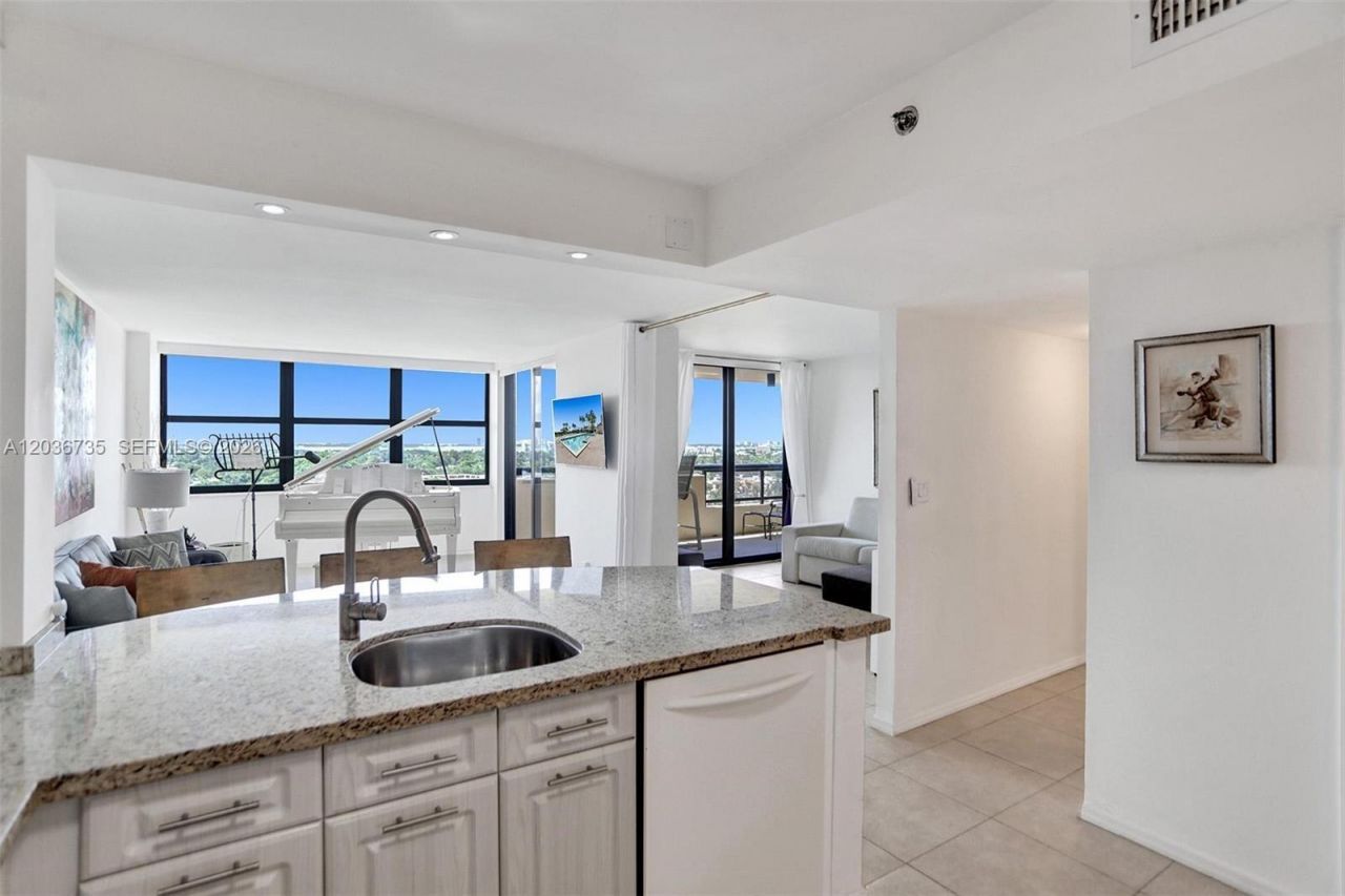 2555 Collins Ave, Unit 1508, Miami Beach, FL 33140 Photo